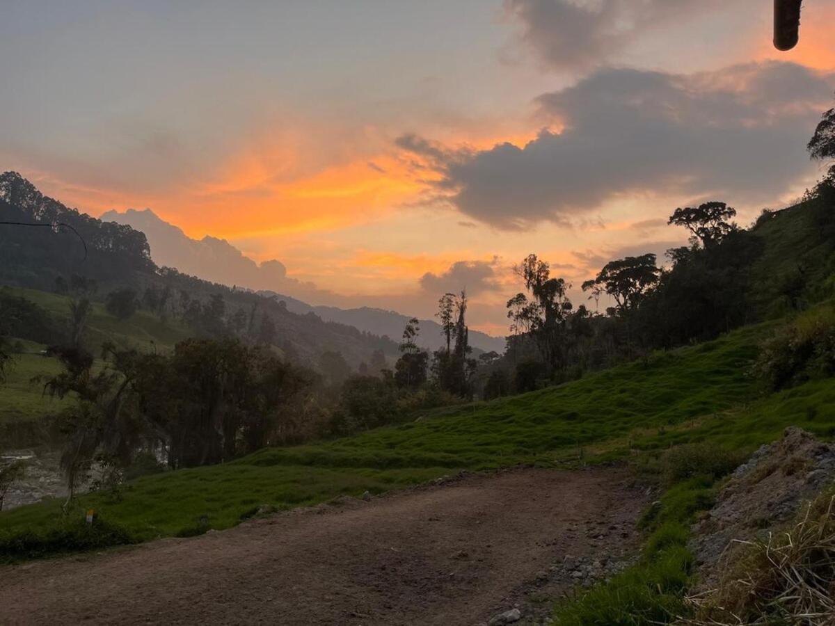 Alojamiento Con Vista Al Rio Y Paisajes Hermosos Villa Manizales Kültér fotó