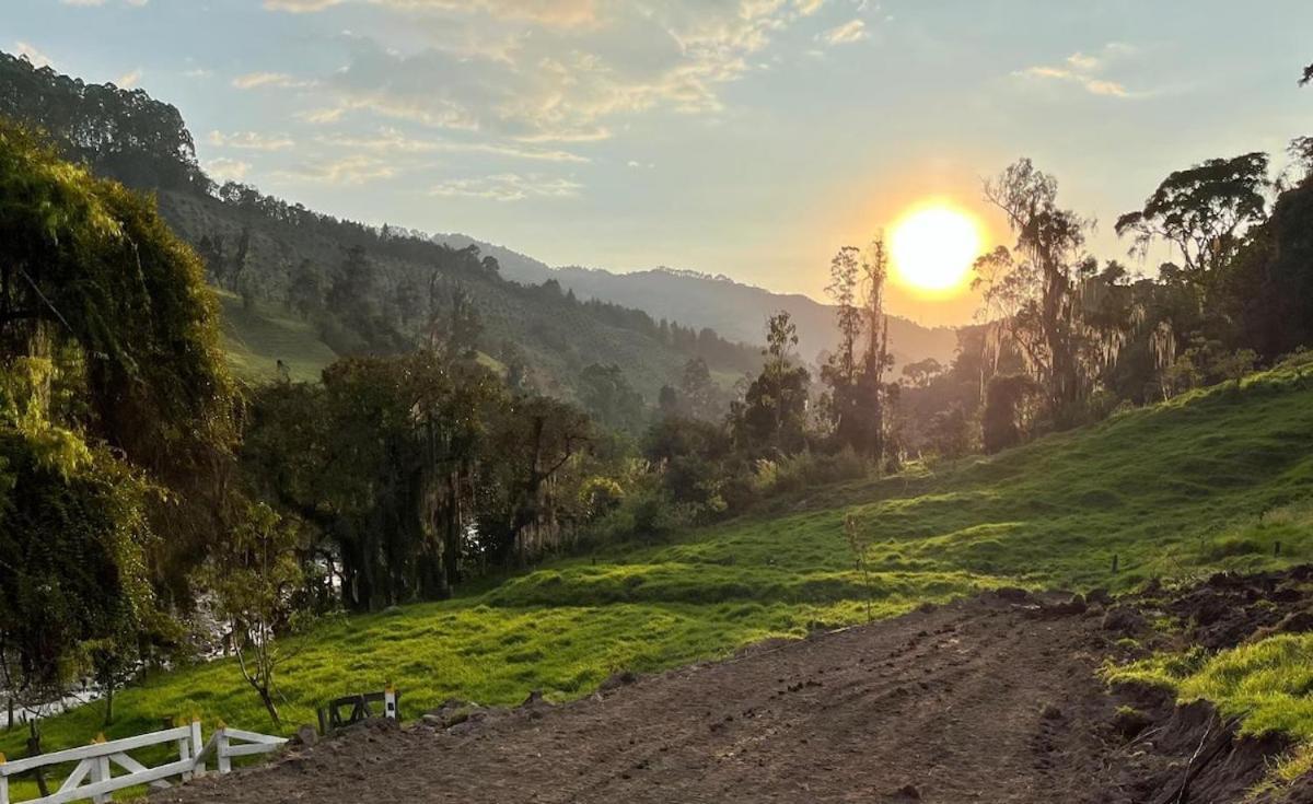 Alojamiento Con Vista Al Rio Y Paisajes Hermosos Villa Manizales Kültér fotó